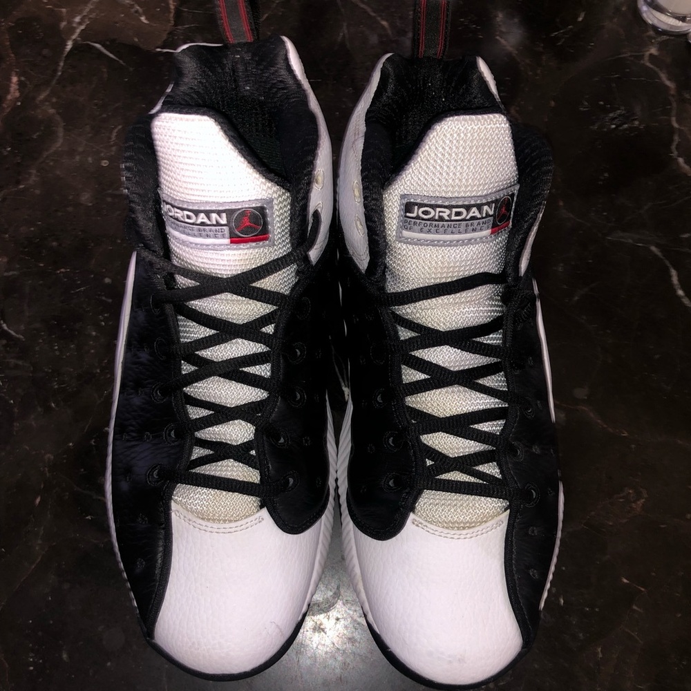 Nike Jordan Jumpman Team 2 White/Black-Varsity Red Basketball
